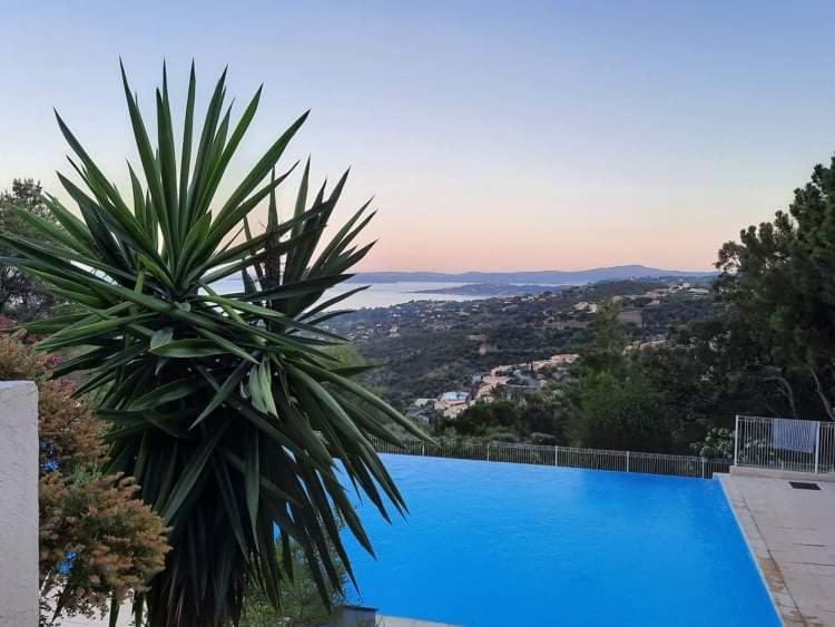 Tres Bel Appartement T3 Avec Splendide Vue Mer Les Issambres Dış mekan fotoğraf