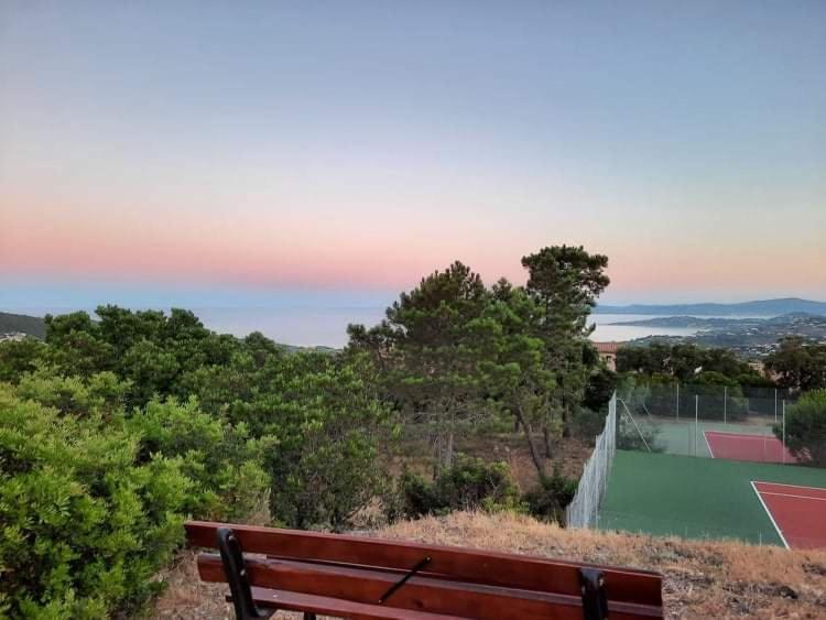 Tres Bel Appartement T3 Avec Splendide Vue Mer Les Issambres Dış mekan fotoğraf