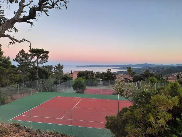 Tres Bel Appartement T3 Avec Splendide Vue Mer Les Issambres Dış mekan fotoğraf